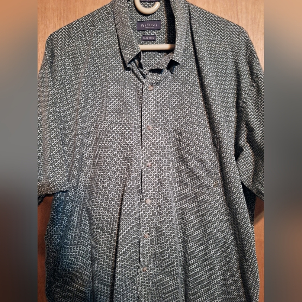 Van Heusen Button Down Shirt XL